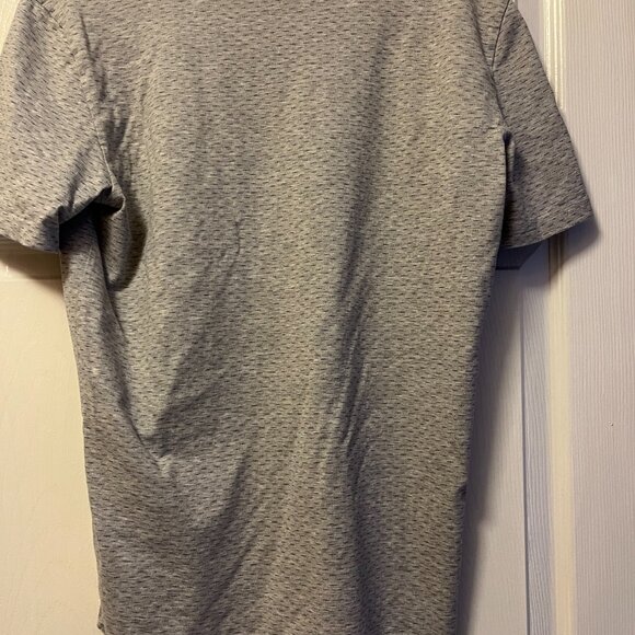 Men's Theory Breathable Short Sleeve Grey T-Shirt Size M - Picture 2 of 4